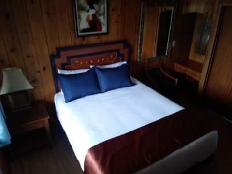 Melitas Crater Lake Hotel Chiloquin